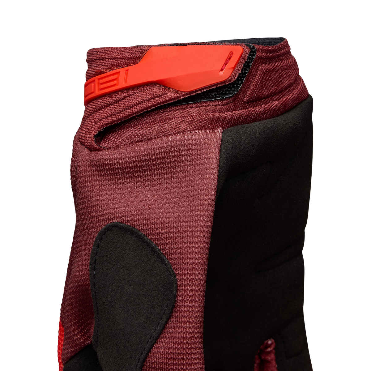 180 Raid Glove – Red