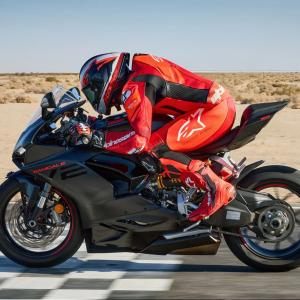 ALPINESTARS GP Plus V4 Sprint 1-Piece Leather Suit