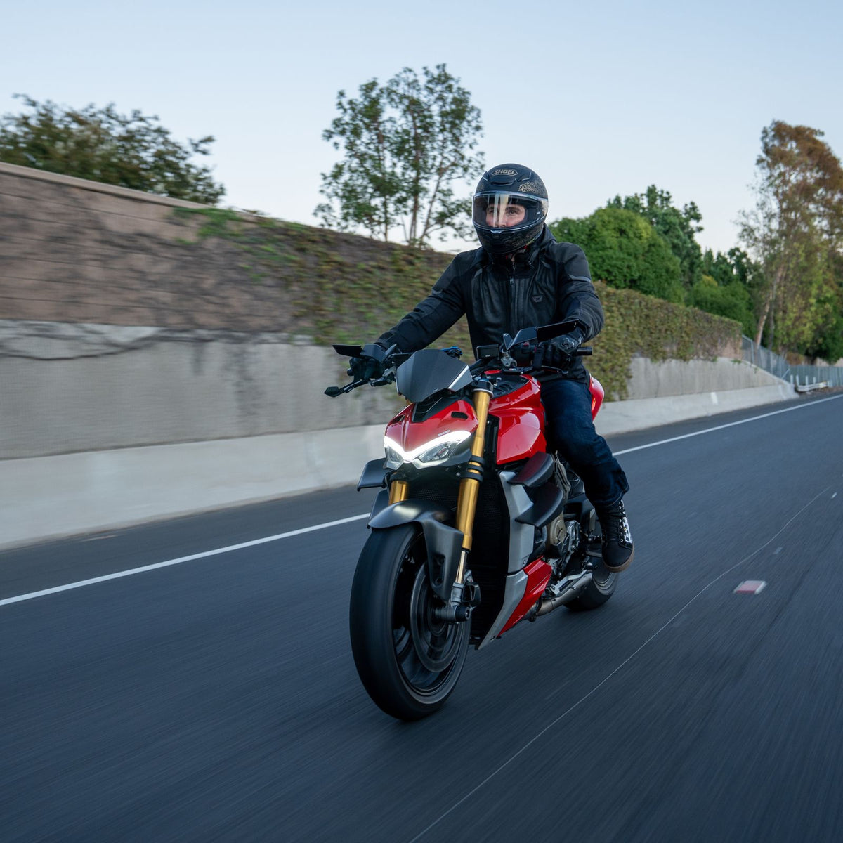 SHOEI RF-1400 Fearless