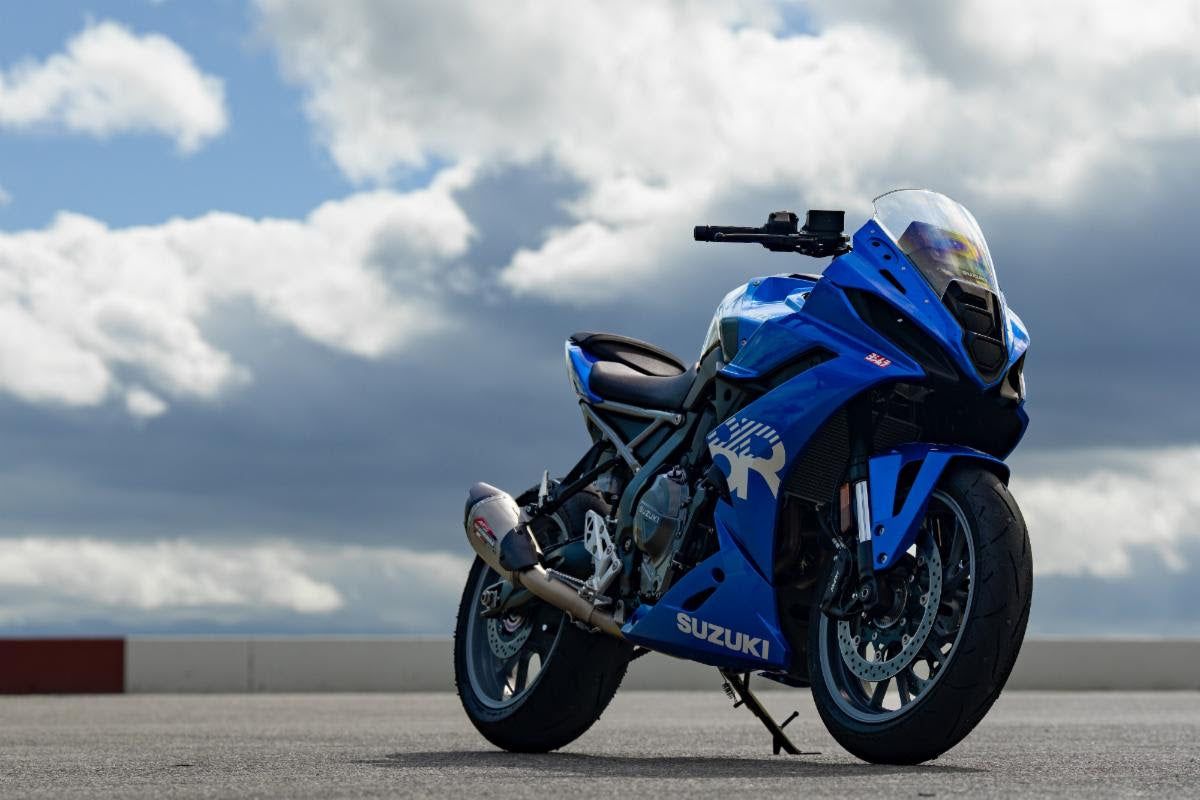 Yoshimura AT2 Stainless Full Exhaust for Suzuki GSX-8R/S/T-TT (11720AP520)