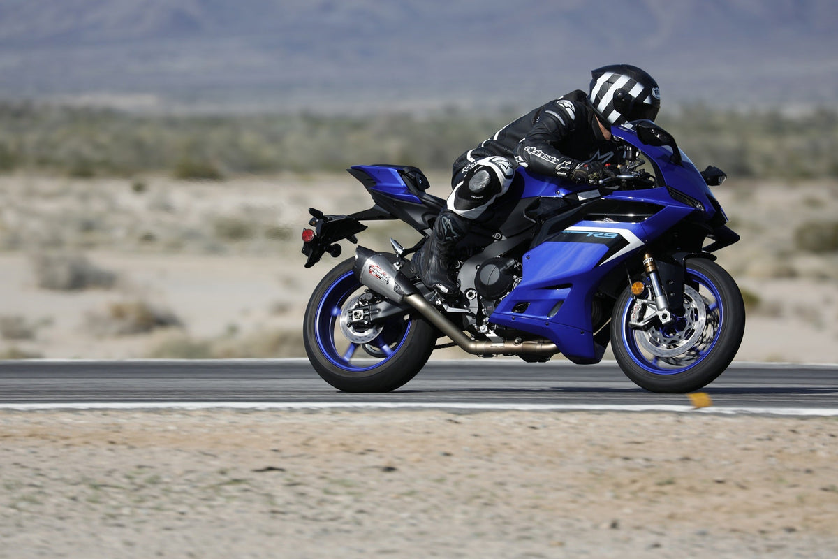 Yoshimura AT2 Stainless Full Exhaust for Yamaha YZF-R9 – lifestyle photo (13900AP520)