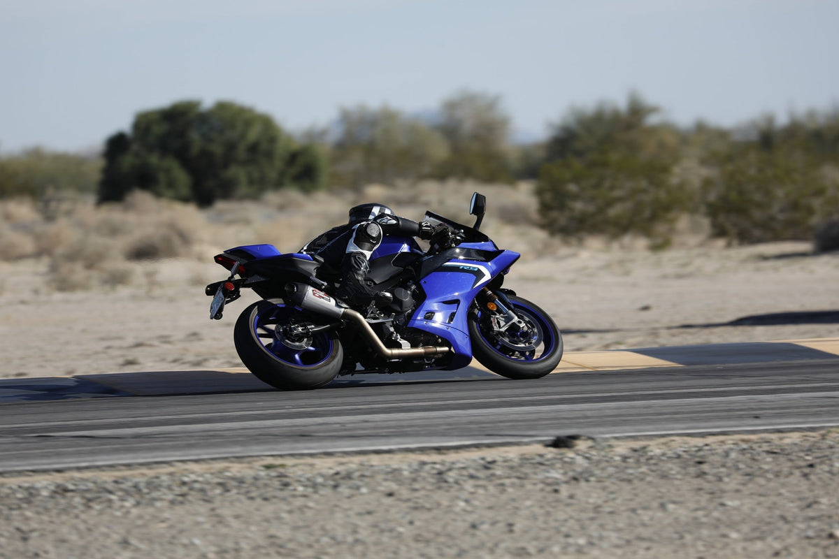 Yoshimura AT2 Stainless Full Exhaust for Yamaha YZF-R9 – lifestyle photo (13900AP520)