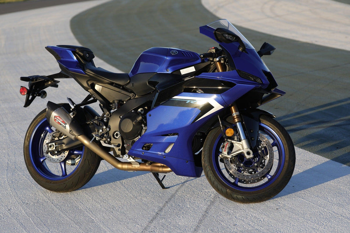 Yoshimura AT2 Stainless Full Exhaust for Yamaha YZF-R9 – lifestyle photo (13900AP520)