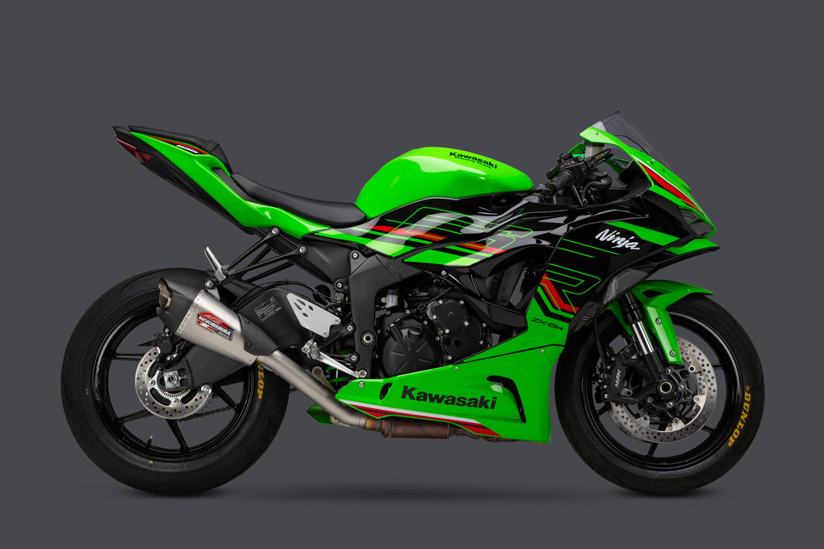 Yoshimura AT2 Stainless Exhaust for Kawasaki ZX-6R – lifestyle photo (14642CP522)