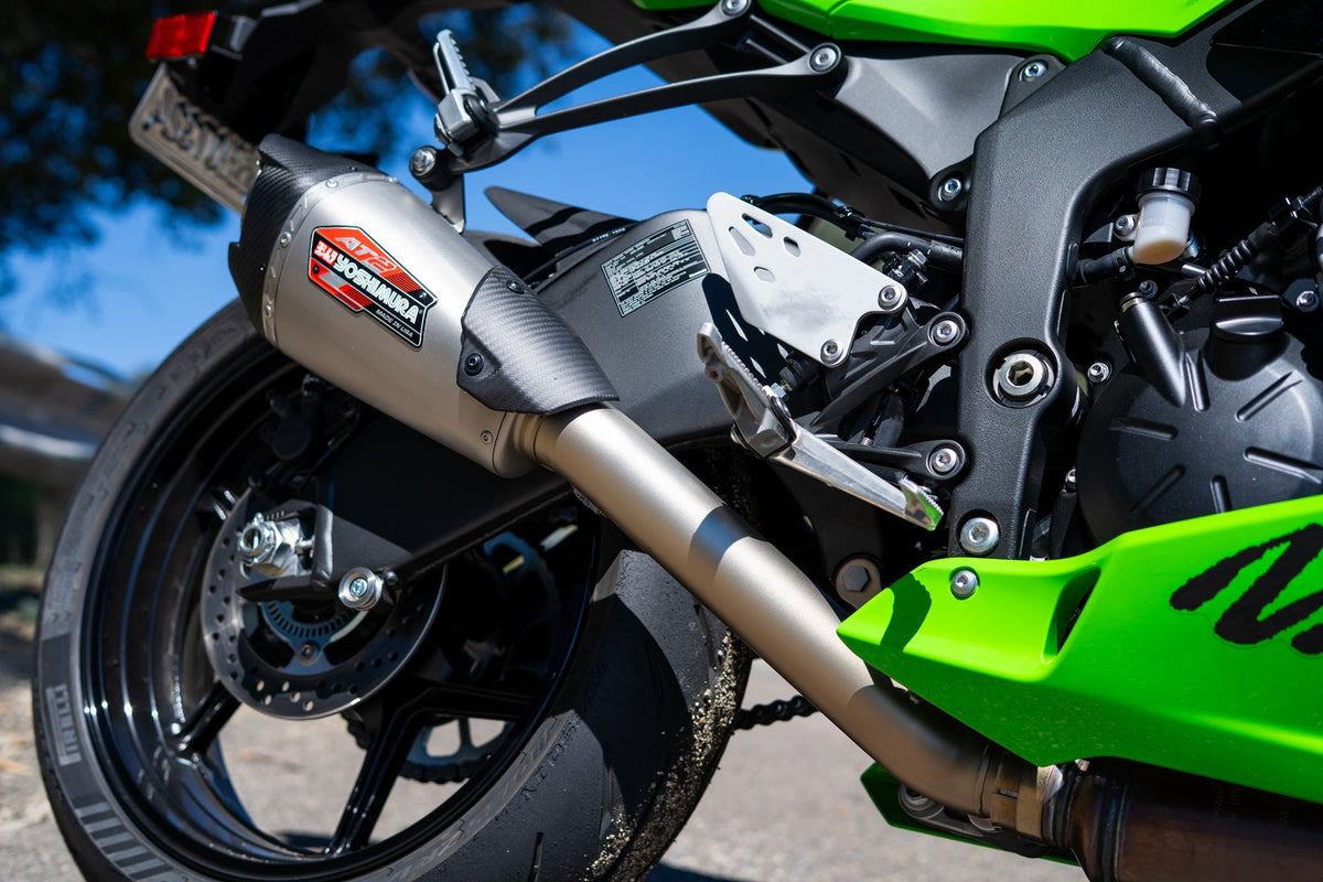 Yoshimura AT2 Stainless Exhaust for Kawasaki ZX-6R – lifestyle photo (14642CP522)