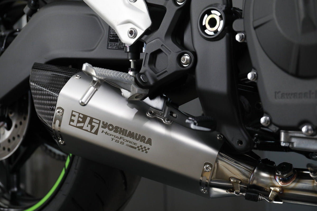 Yoshimura Stainless Full Exhaust for Kawasaki ZX-4R/RR – lifestyle photo (150-247-C23G0)