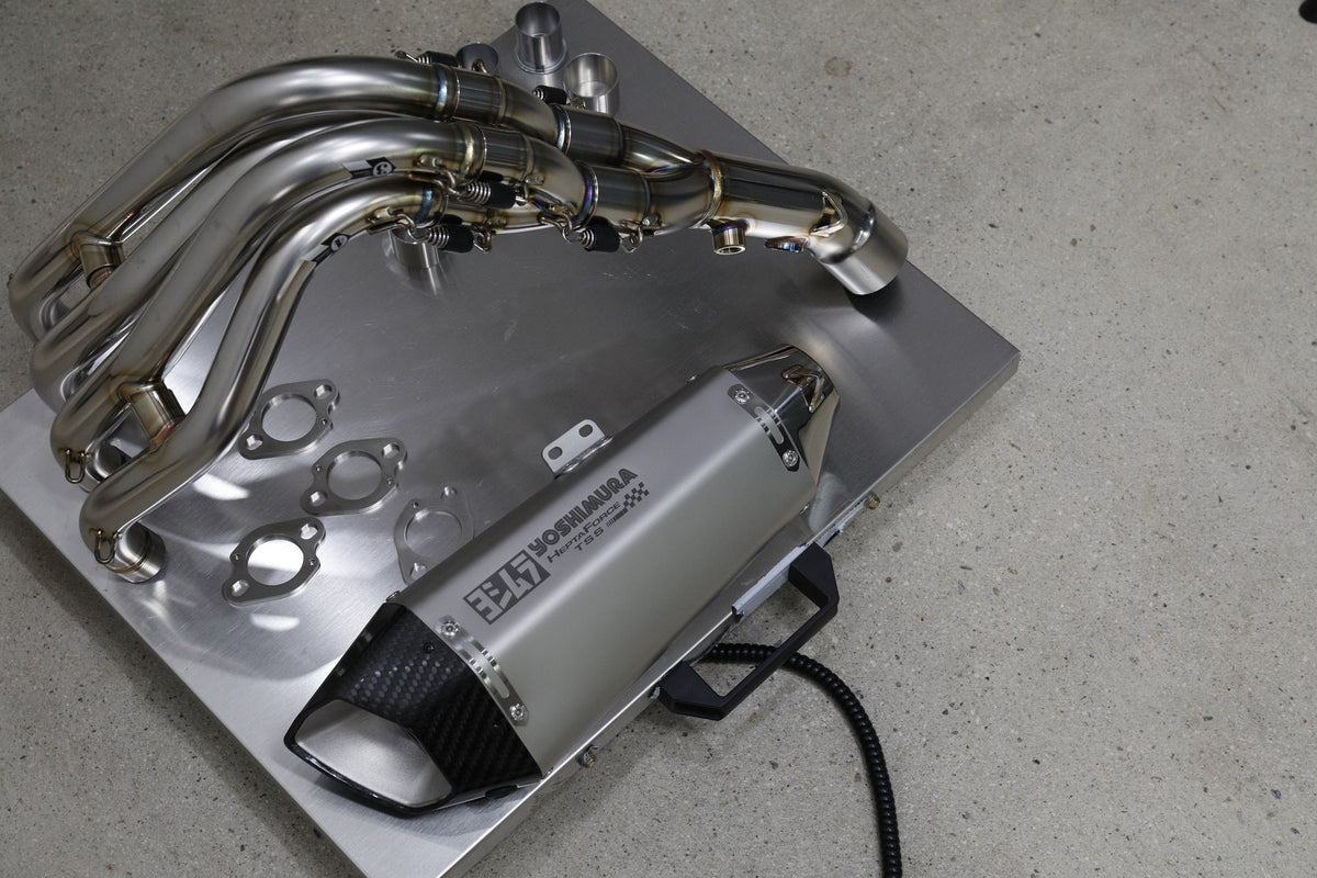 Yoshimura Stainless Full Exhaust for Kawasaki ZX-4R/RR – lifestyle photo (150-247-C23G0)