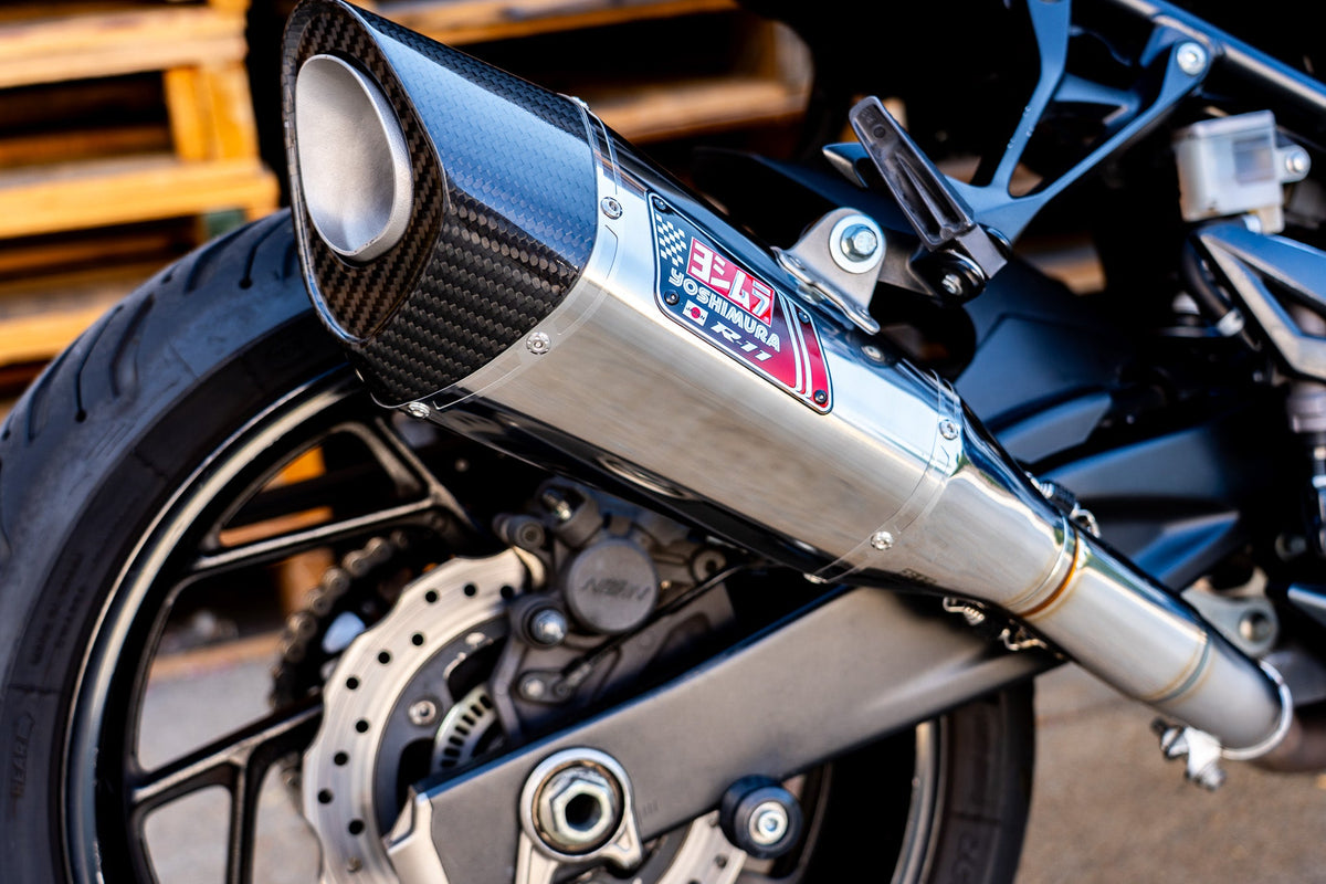 Yoshimura R-11 Stainless Slip-On Exhaust – product view (1U0-158-5E50)
