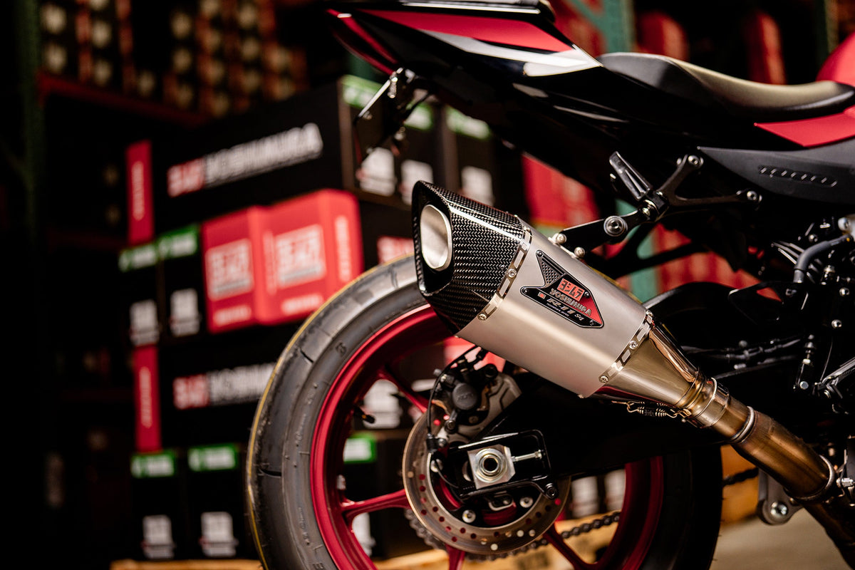Yoshimura R-11SQ Stainless Slip-On Exhaust for Suzuki GSX-R1000 – product view (1U0-50A-L13G0)
