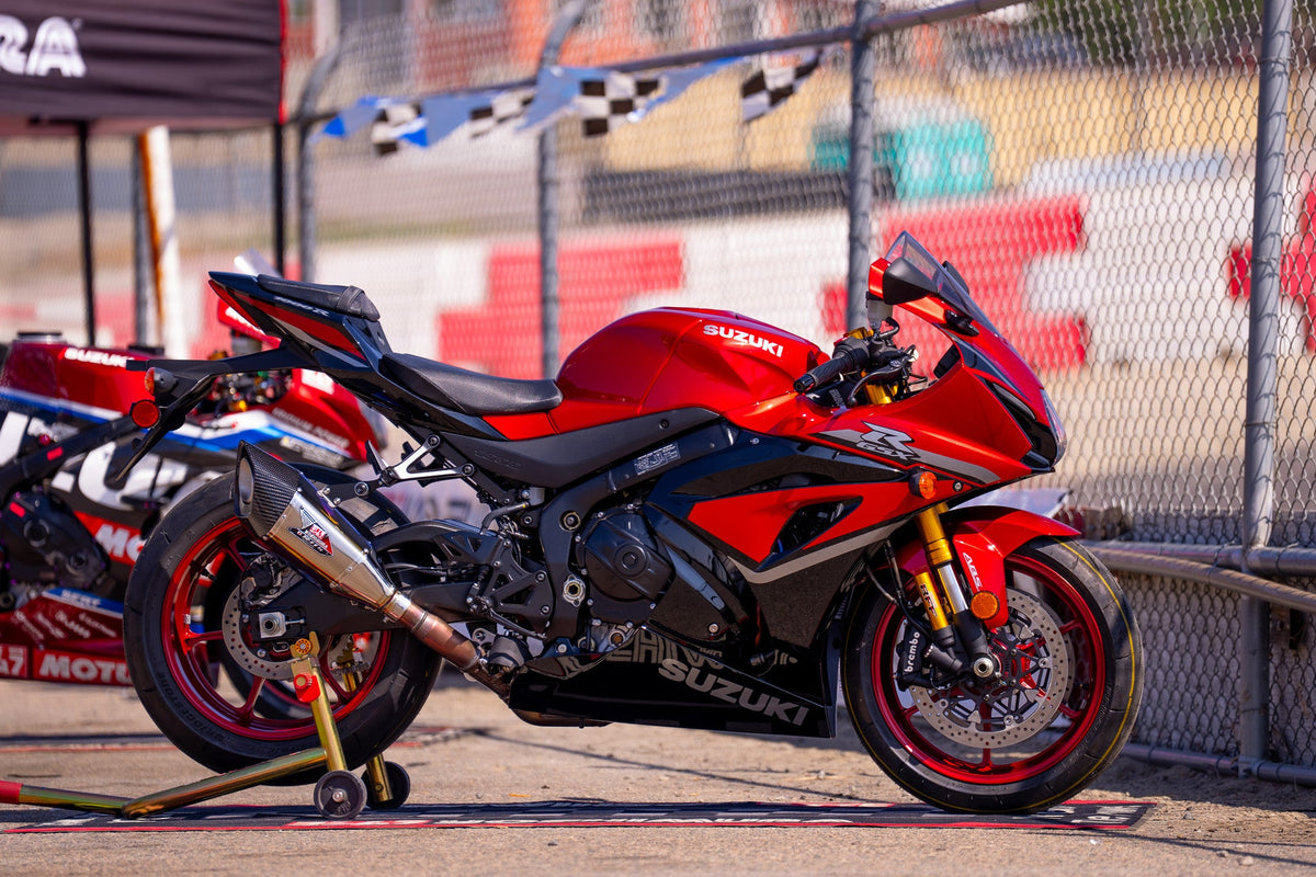 Yoshimura R-11SQ Titanium Slip-On Exhaust for Suzuki GSX-R1000 – lifestyle photo (1U0-50A-L16G0)