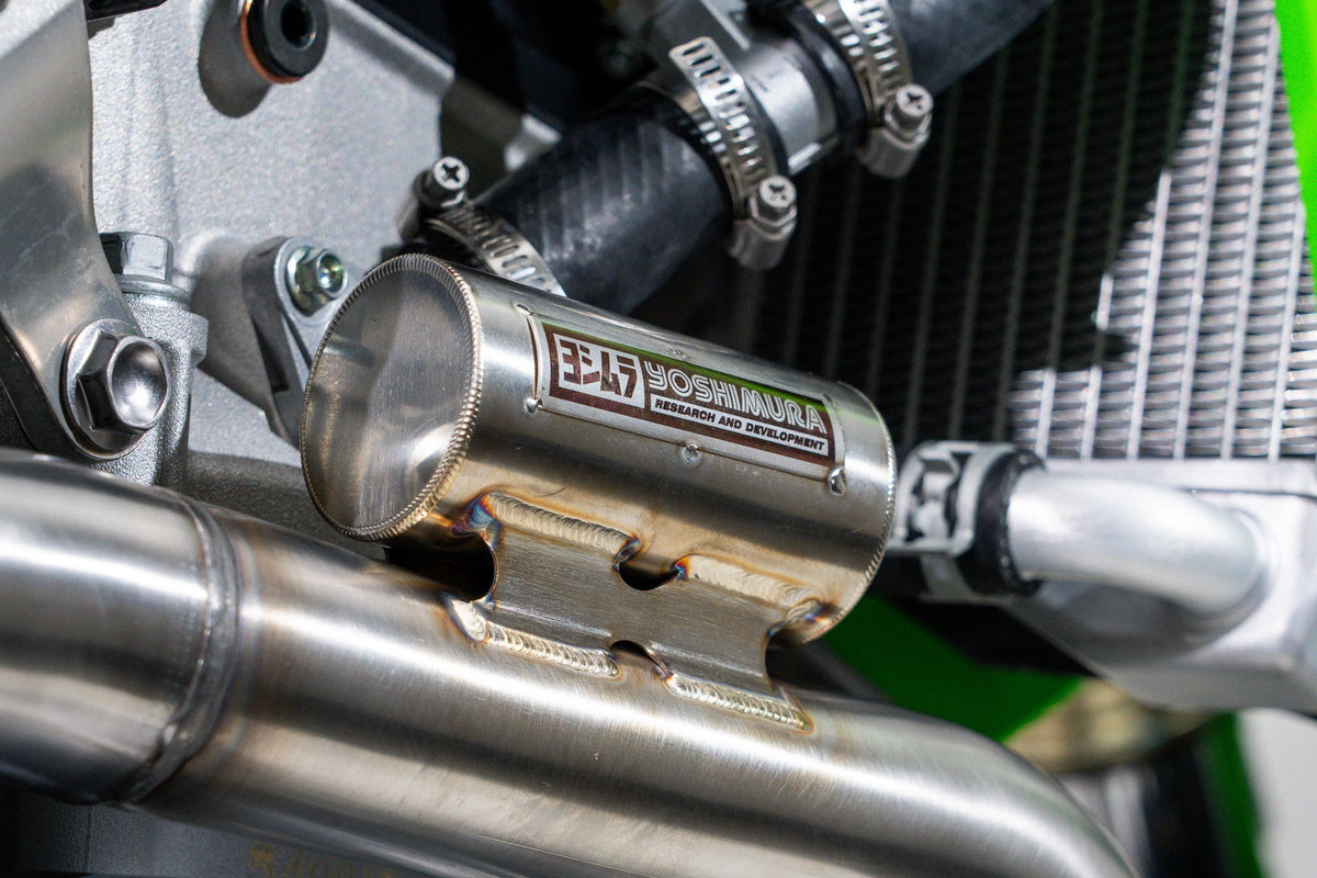 Yoshimura RS-12 Stainless Full Exhaust for Kawasaki KX450F/X – lifestyle photo (244730S521)